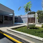 Casa Por Temporada Em Goiania - Sobrado Com Area De Lazer Com Varanda Gourmet