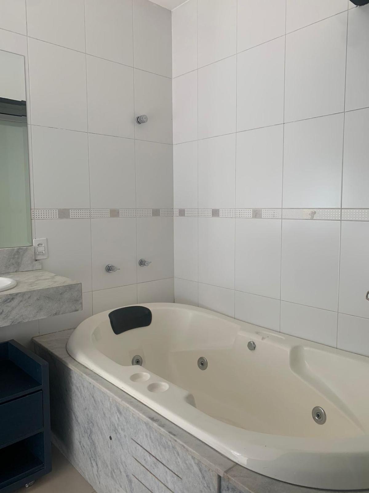 Casa Por Temporada Em - Sobrado Com Area De Lazer Com Varanda Gourmet Goiania