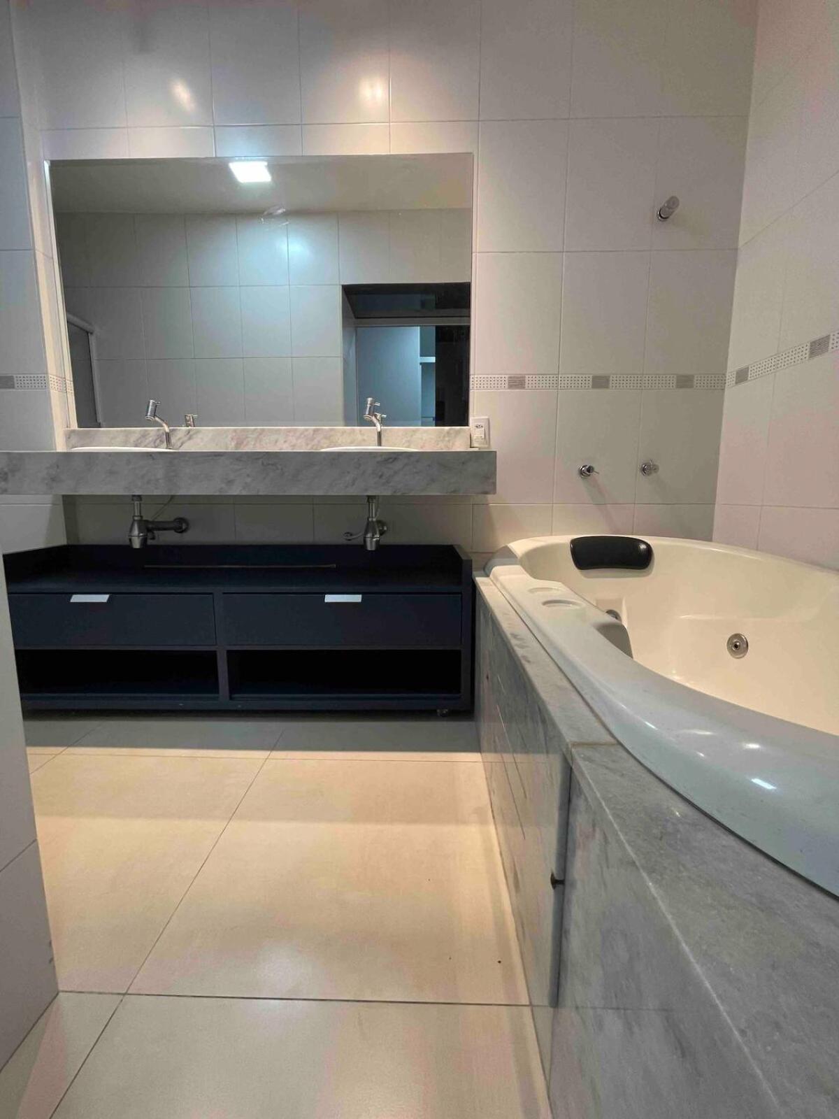 Casa Por Temporada Em - Sobrado Com Area De Lazer Com Varanda Gourmet * Goiania